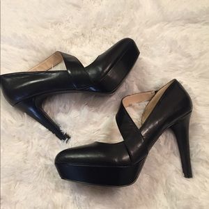 Nine West leather platform pump